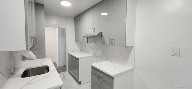 83-52 Talbot Street 1-J, Kew Gardens, NY 11415