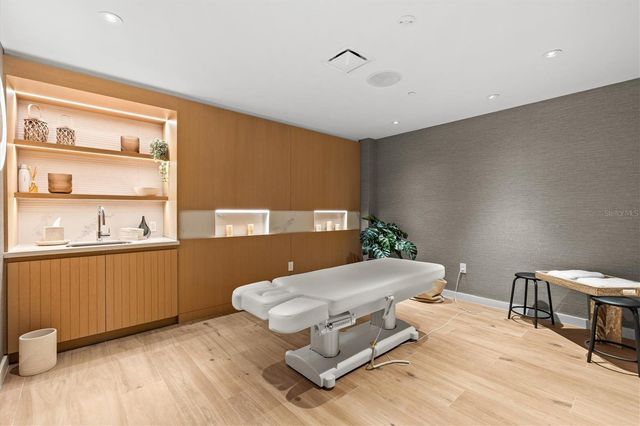 1028 SUNSET POINT ROAD R4, Clearwater, FL 33755