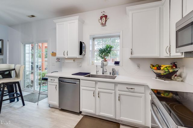 5532 Keowee Way, Raleigh, NC 27616