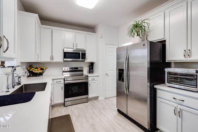 5532 Keowee Way, Raleigh, NC 27616