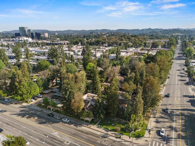 22330 Victory Boulevard 401, Los Angeles, CA 91367