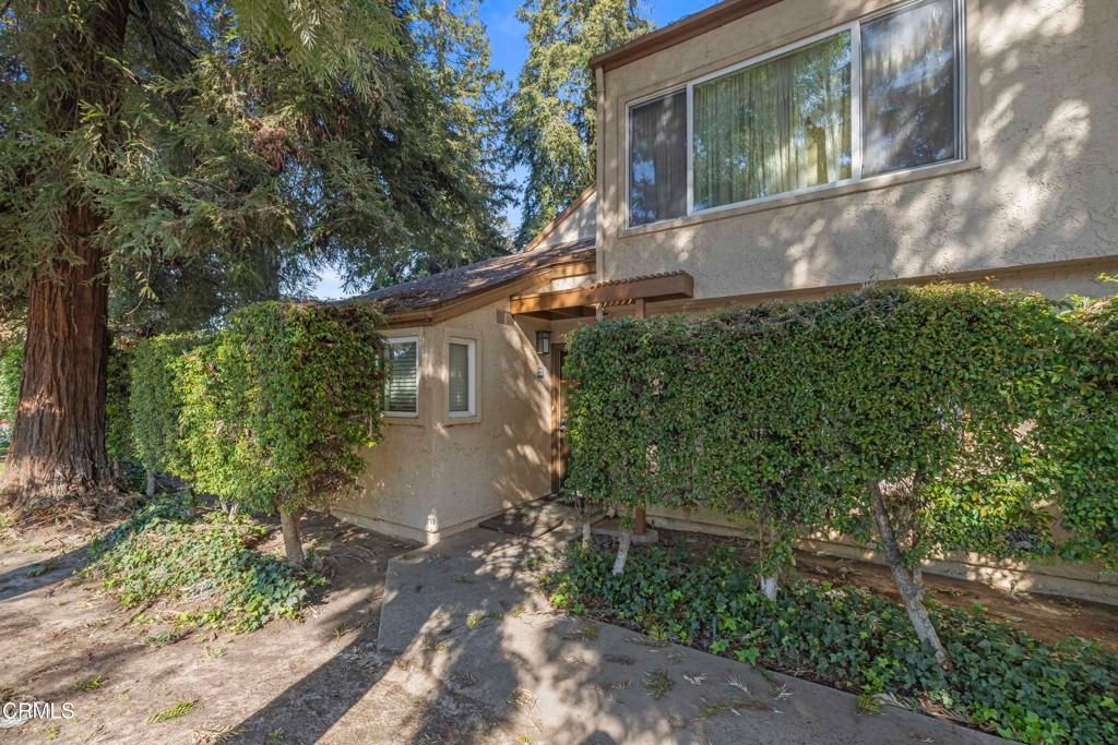 22330 Victory Boulevard 401, Los Angeles, CA 91367 — photo 2
