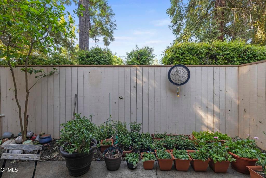 22330 Victory Boulevard 401, Los Angeles, CA 91367 — photo 5