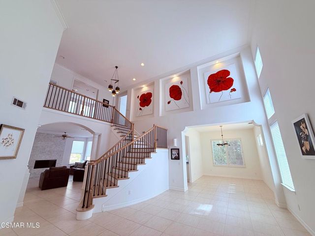 850 Ellesmere Way, Oak Park, CA 91377