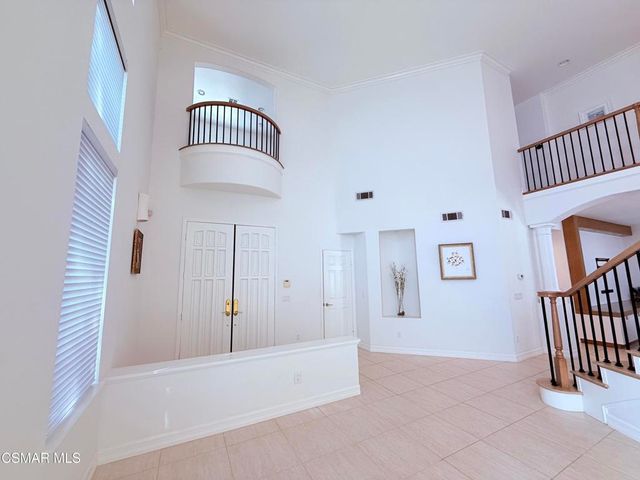 850 Ellesmere Way, Oak Park, CA 91377
