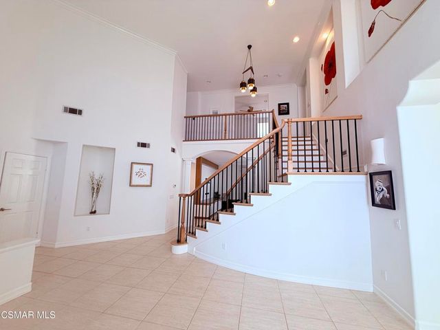 850 Ellesmere Way, Oak Park, CA 91377