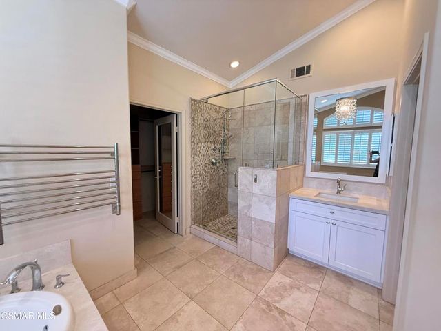 850 Ellesmere Way, Oak Park, CA 91377