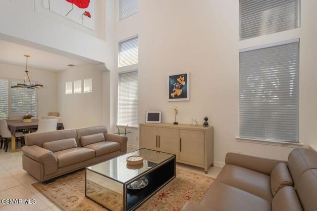 850 Ellesmere Way, Oak Park, CA 91377