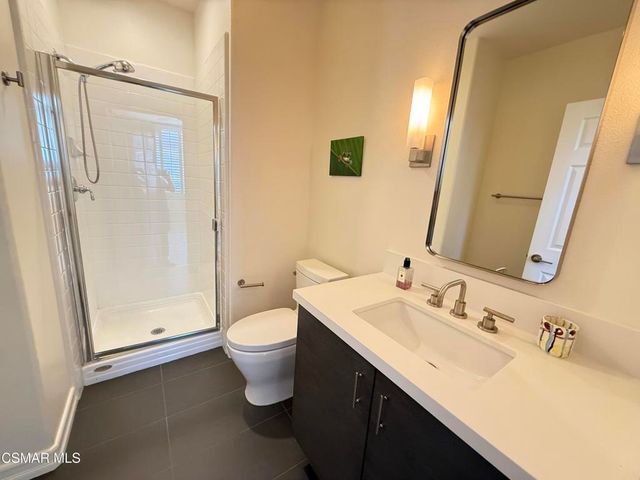 850 Ellesmere Way, Oak Park, CA 91377