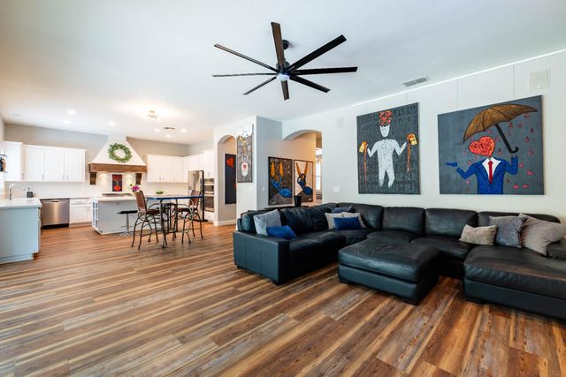 9251 Courtney Way, Roseville, CA 95747