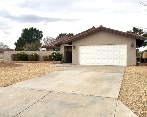 27424 Cloverleaf Drive, Helendale, CA 92342