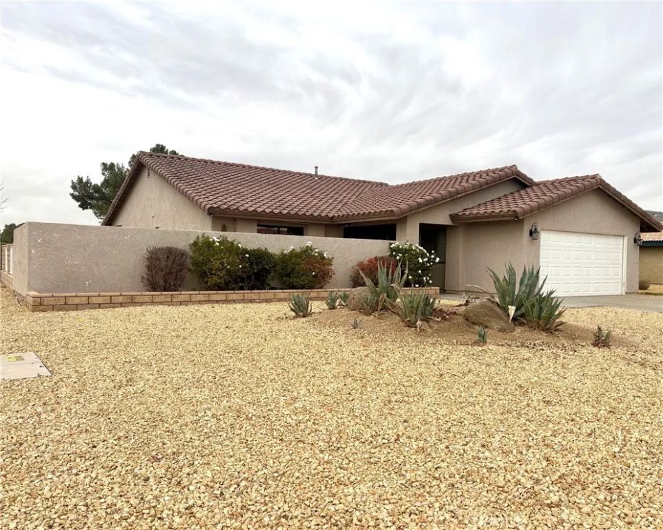 27424 Cloverleaf Drive, Helendale, CA 92342