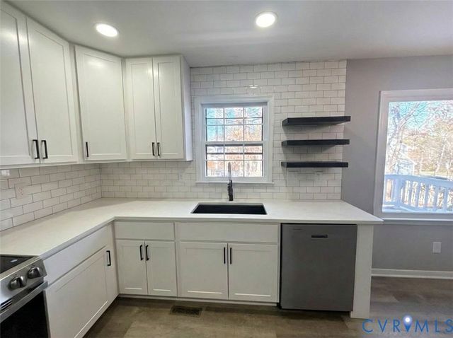 5206 White Pickett Ln, North Chesterfield, VA 23237