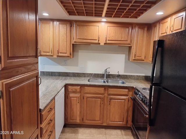 10330 W THUNDERBIRD Boulevard C228, Sun City, AZ 85351