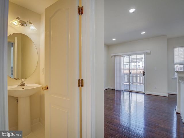 13510 TURQUOISE LN, Herndon, VA 20170