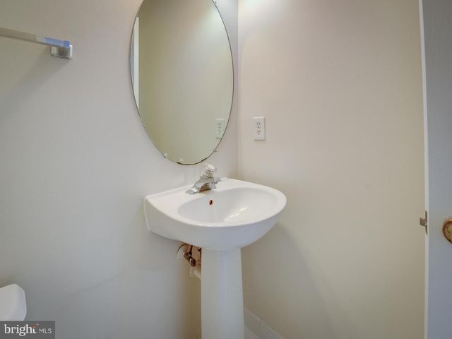 13510 TURQUOISE LN, Herndon, VA 20170