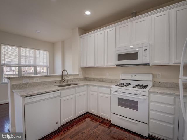 13510 TURQUOISE LN, Herndon, VA 20170