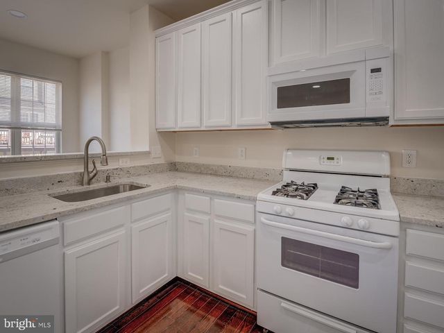 13510 TURQUOISE LN, Herndon, VA 20170