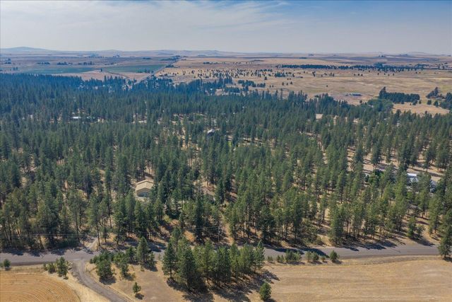 1110 1/2 S Brooks Rd, Medical Lake, WA 99022