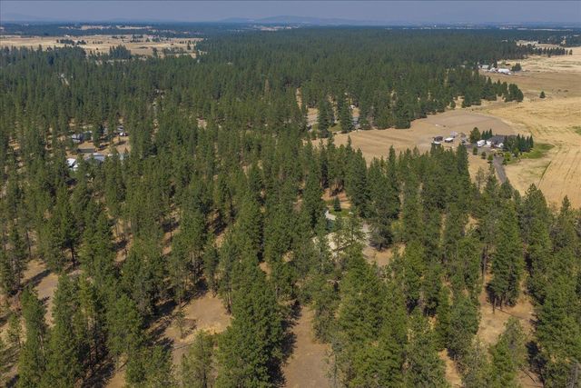 1110 1/2 S Brooks Rd, Medical Lake, WA 99022