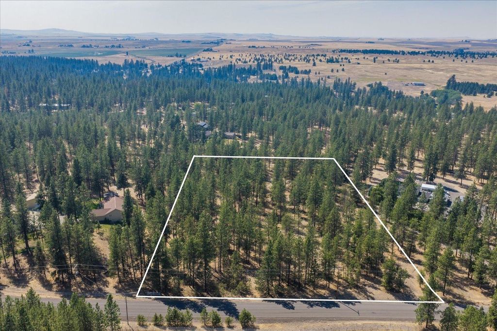 1110 1/2 S Brooks Rd, Medical Lake, WA 99022