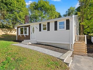 105 Oscar Ave, Brockton, MA 02302