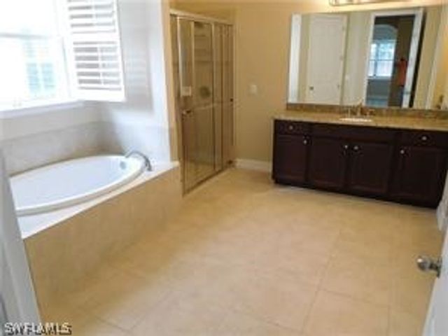 6853 Il Regalo CIR, Naples, FL 34109