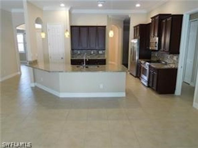 6853 Il Regalo CIR, Naples, FL 34109