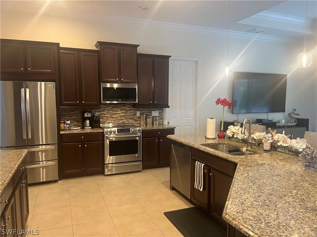 6853 Il Regalo CIR, Naples, FL 34109