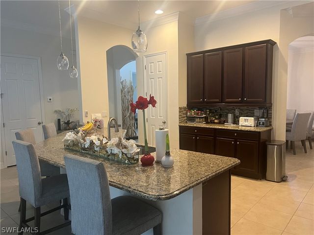 6853 Il Regalo CIR, Naples, FL 34109