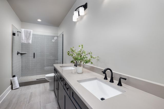 9 Fern Ave, Nashville, TN 37207