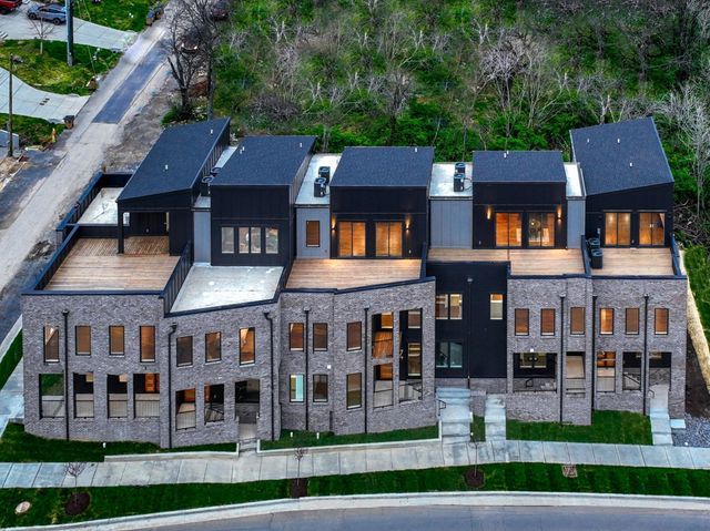 9 Fern Ave, Nashville, TN 37207