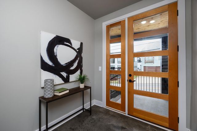 9 Fern Ave, Nashville, TN 37207