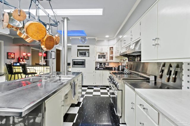 1415 N Barcelona, Pensacola, FL 32501