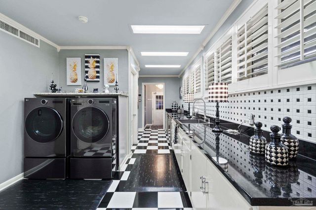 1415 N Barcelona, Pensacola, FL 32501