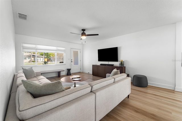 4424 W BAY COURT AVENUE, Tampa, FL 33611