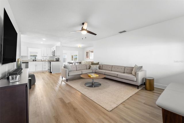 4424 W BAY COURT AVENUE, Tampa, FL 33611