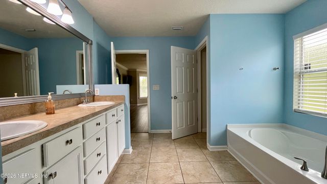 11814 LINDSEY LAKE Drive, Jacksonville, FL 32221