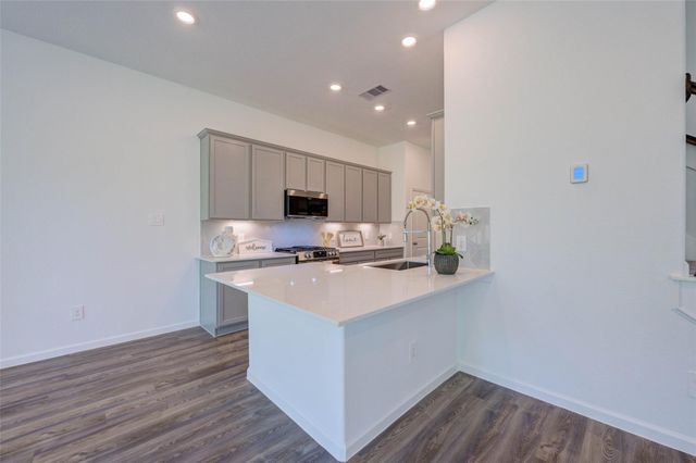 609 Royal Arch Drive, Conroe, TX 77304