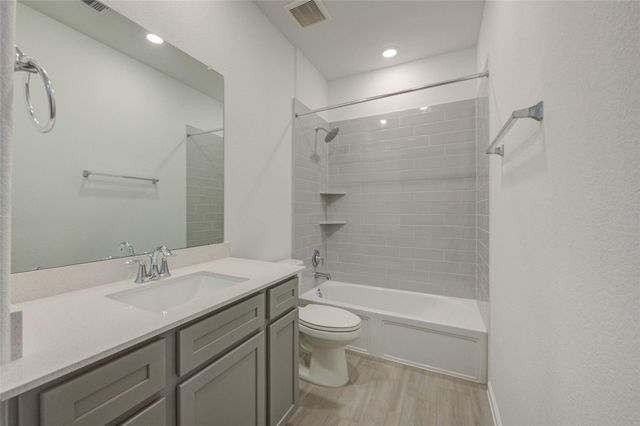 609 Royal Arch Drive, Conroe, TX 77304