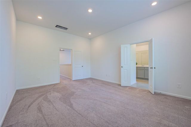 609 Royal Arch Drive, Conroe, TX 77304