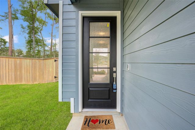 609 Royal Arch Drive, Conroe, TX 77304