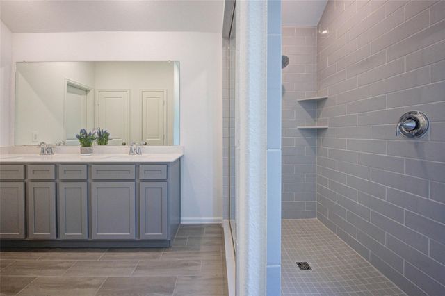 609 Royal Arch Drive, Conroe, TX 77304