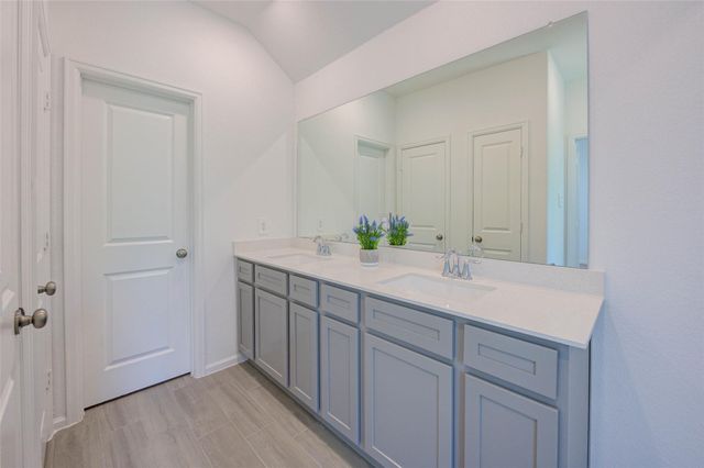 609 Royal Arch Drive, Conroe, TX 77304