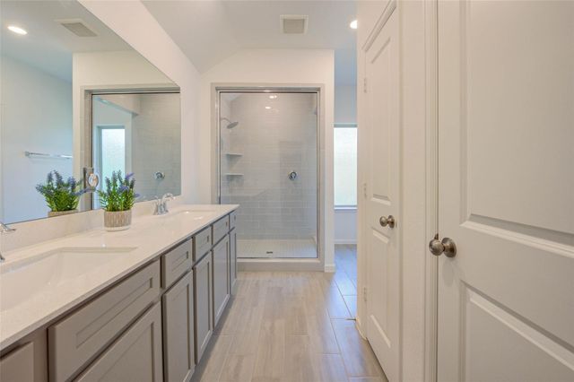 609 Royal Arch Drive, Conroe, TX 77304