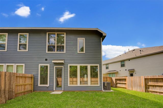 609 Royal Arch Drive, Conroe, TX 77304