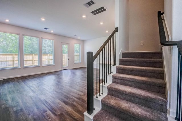 609 Royal Arch Drive, Conroe, TX 77304