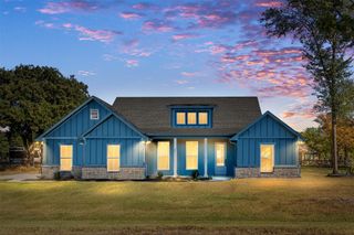 721 Clubview Drive, Mabank, TX 75143