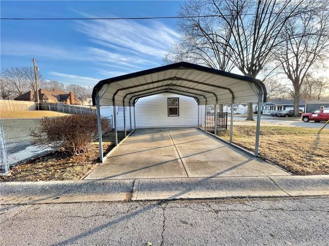 3301 S Vermont Avenue, Independence, MO 64052