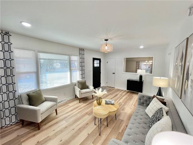 3301 S Vermont Avenue, Independence, MO 64052